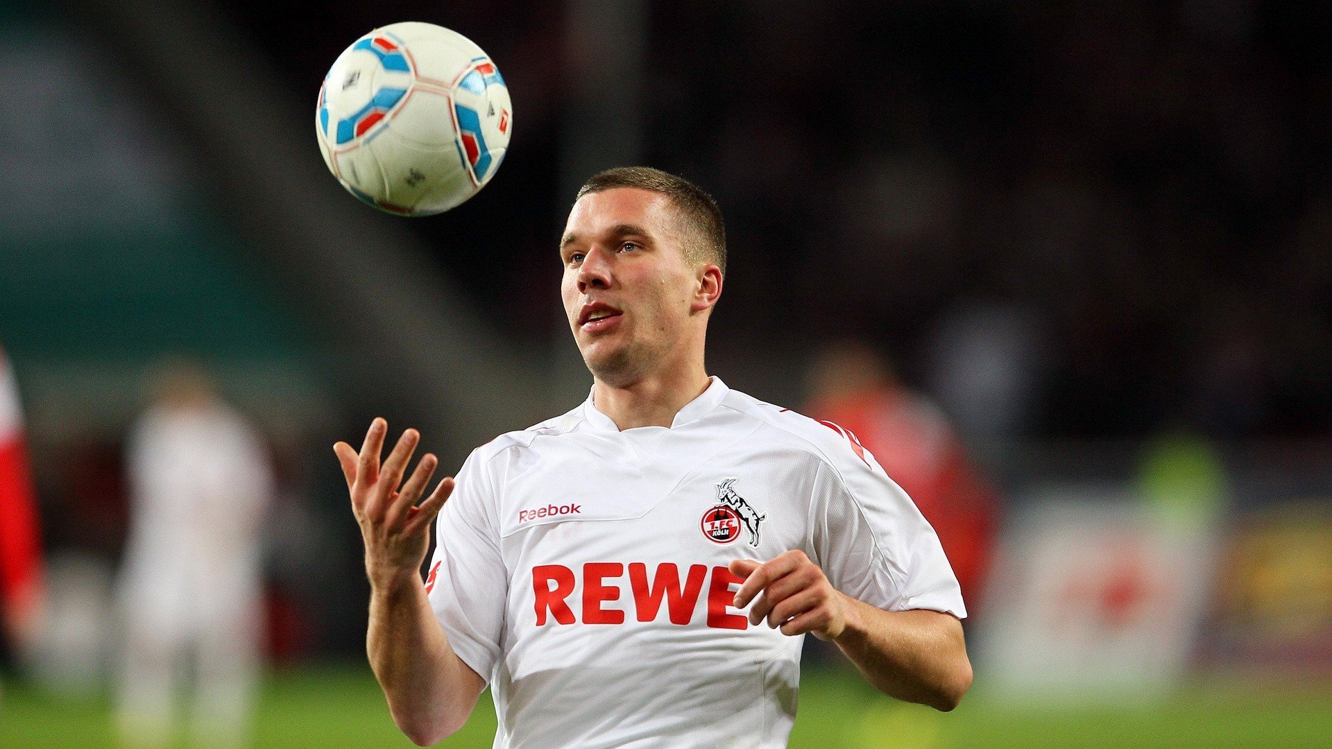 塞维利亚在西甲持续领跑，争夺欧洲赛场资格