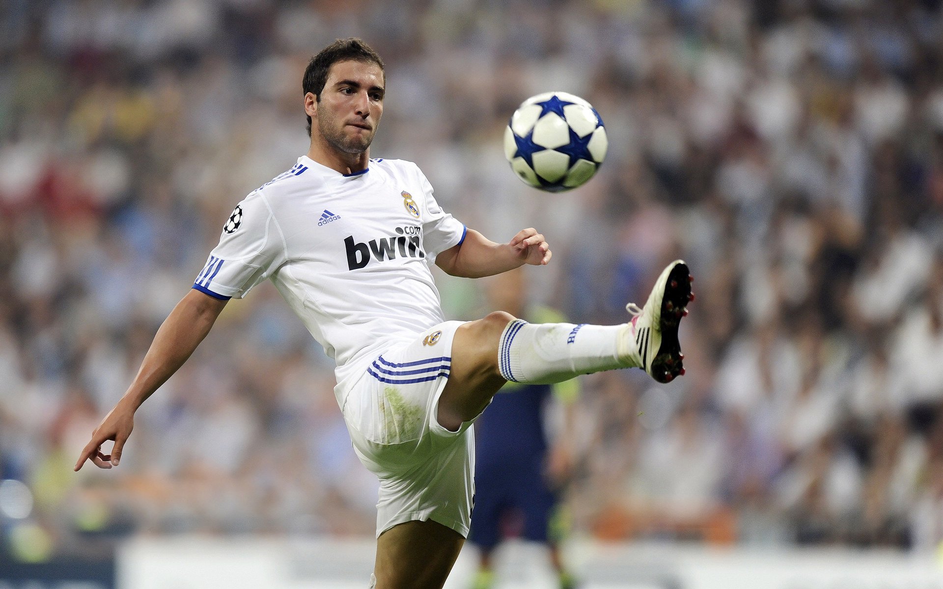 水球战术创新带动整体表现上升，水球集锦